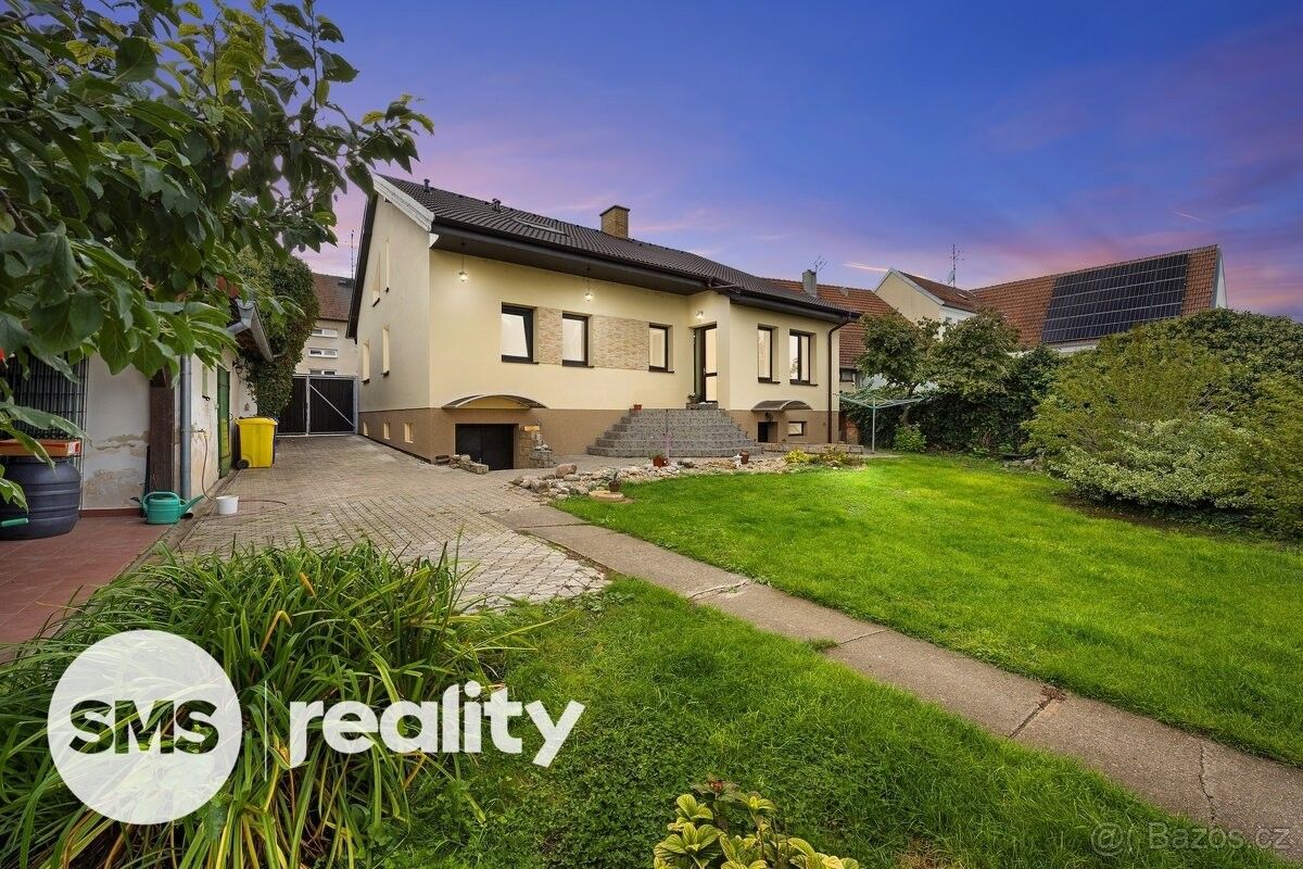 Prodej rodinný dům - Dolní Dunajovice, 691 85