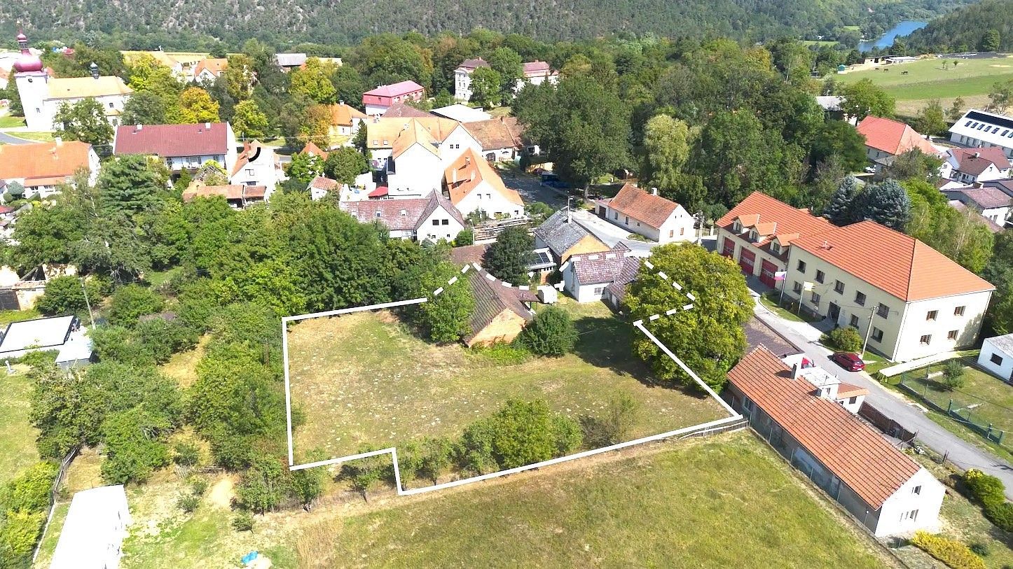 Rodinné domy, Zvíkovec, okres Rokycany, 78 m² - 1