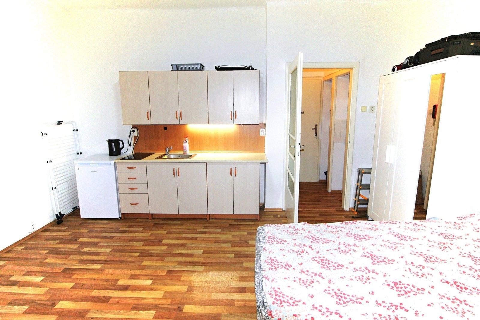 1+kk, Na zbořenci, Praha, 24 m²