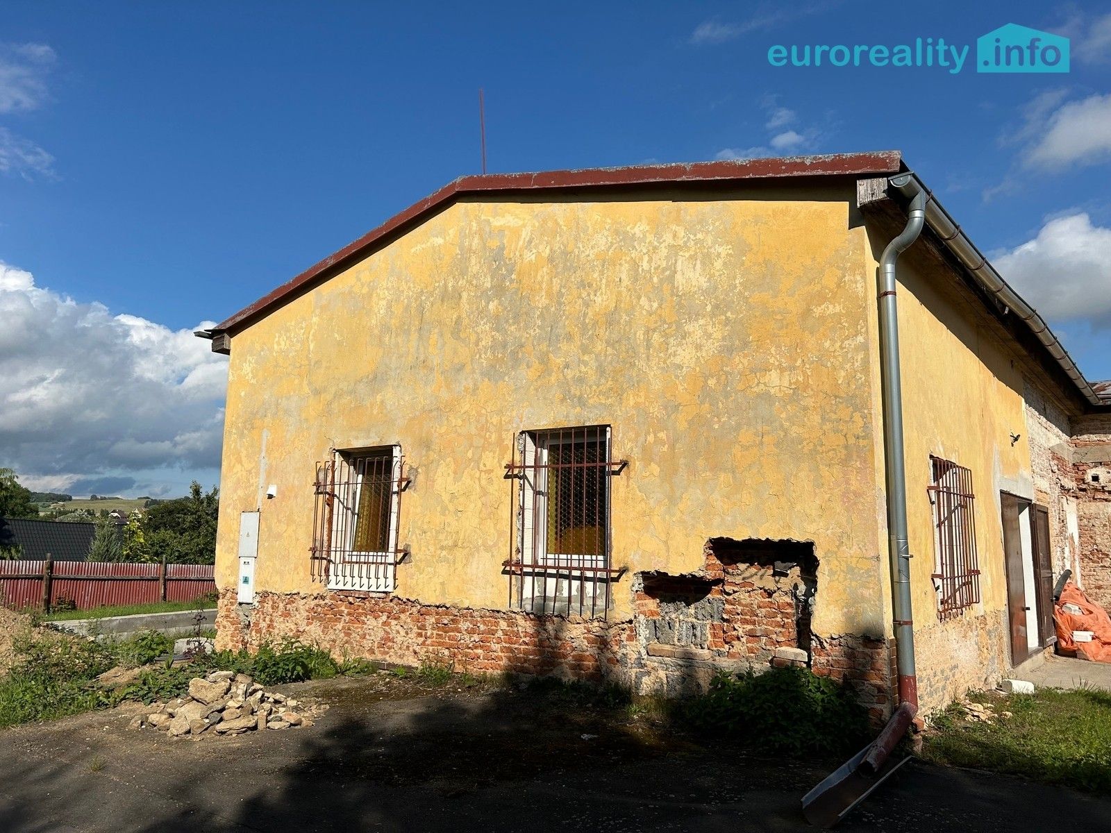 Sklady, Planá, 330 m²