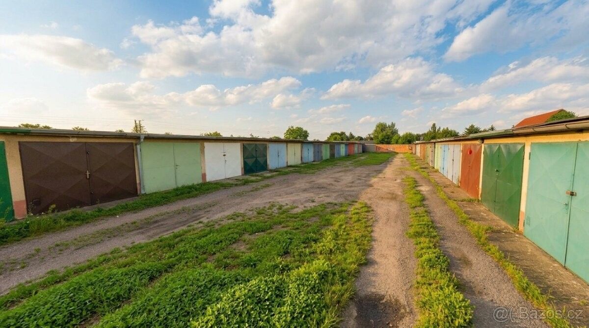 Garáže, Hradec Králové, 500 02 - 2