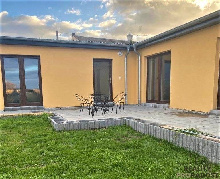 Byty, Smečno, 273 05