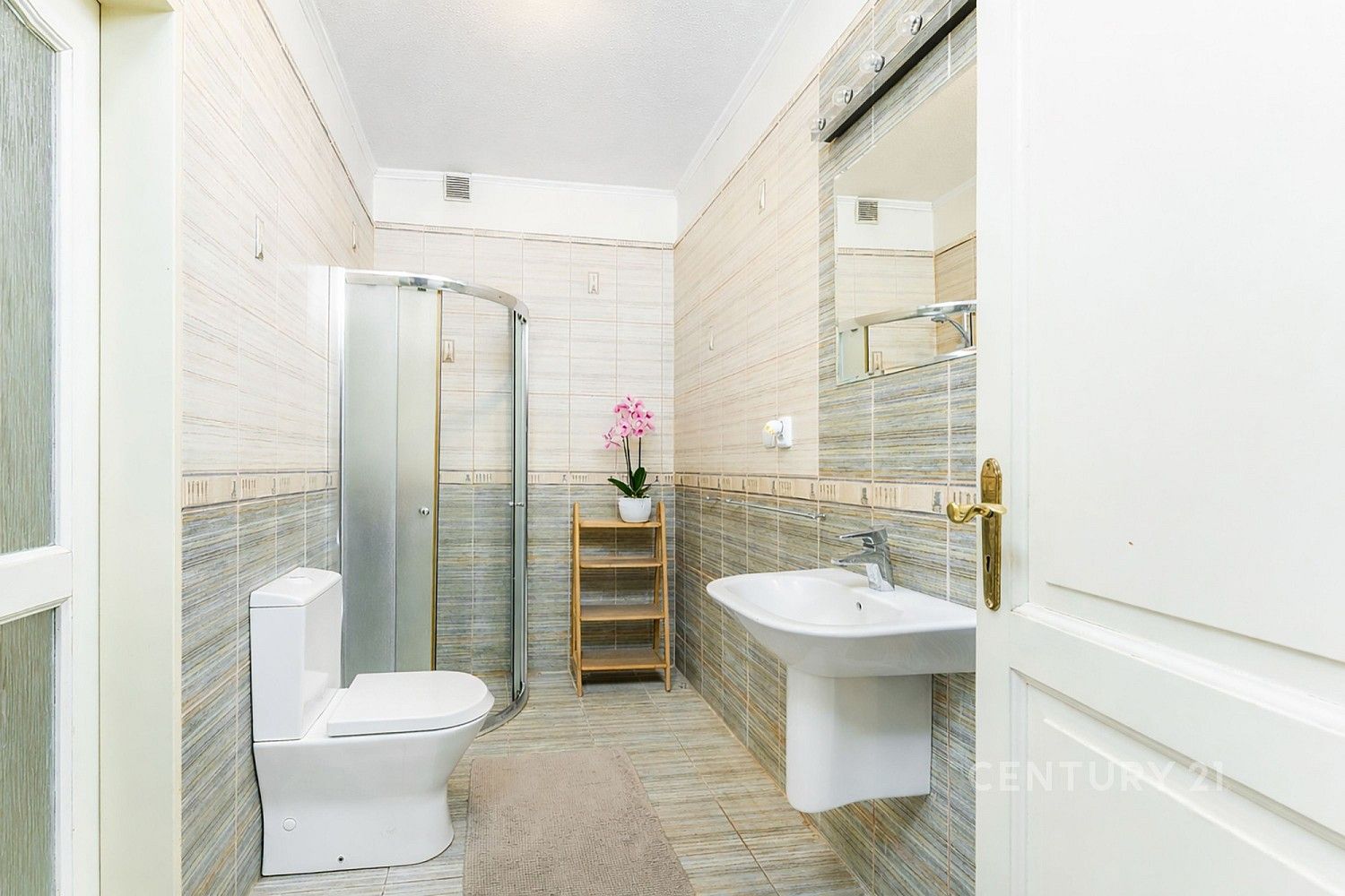 Rodinný dům · 217 m² · Slaný - Kvíček, okres Kladno, Středočeský kraj - 4