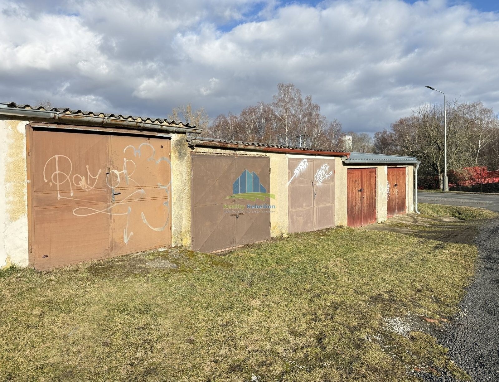 Garáže, Dyleňská, Cheb, 18 m²