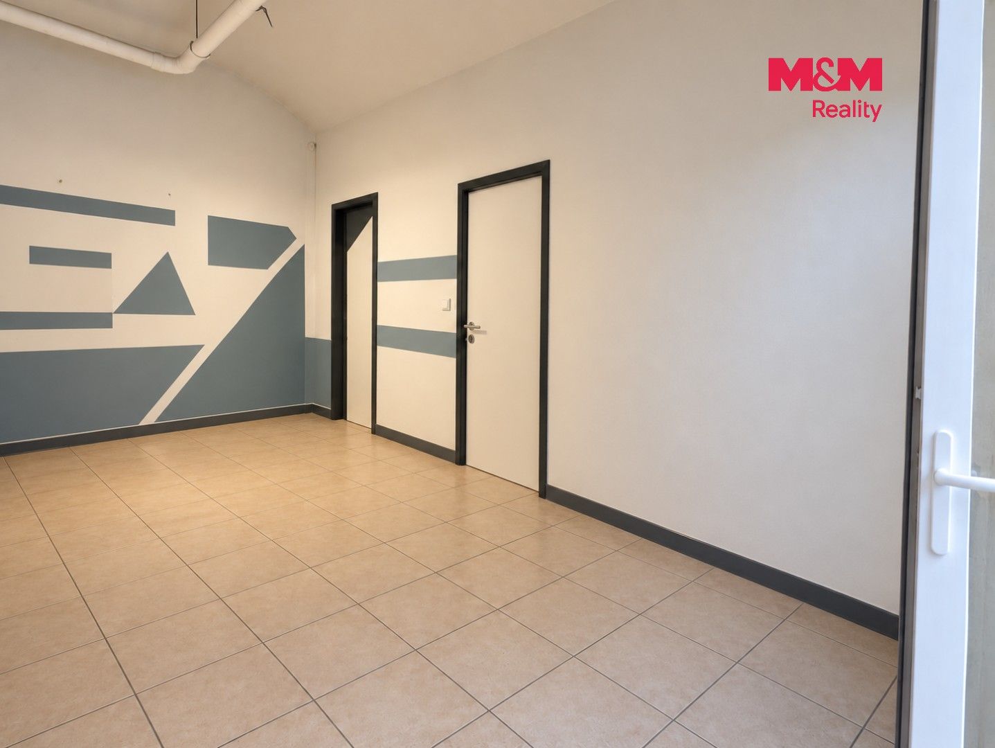 Obchodní prostory · 14 m² · náměstí Smiřických, Kostelec nad Černými lesy - 3