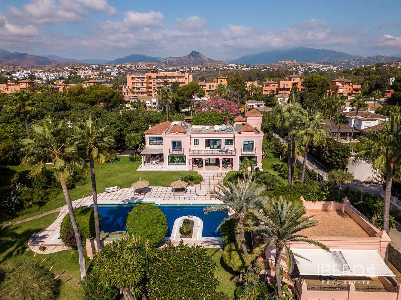 Prodej rodinný dům - Estepona, ES, 1 069 m² - 2
