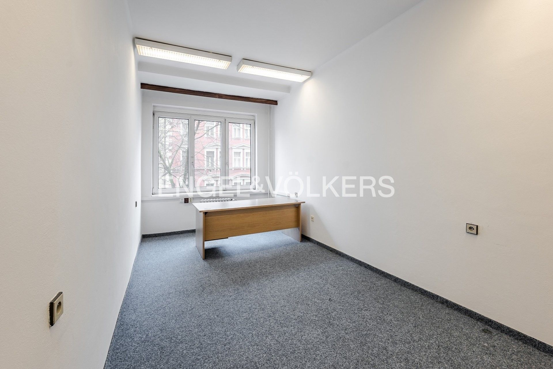 Pronájem kancelář - Thámova 181, Praha, 154 m²