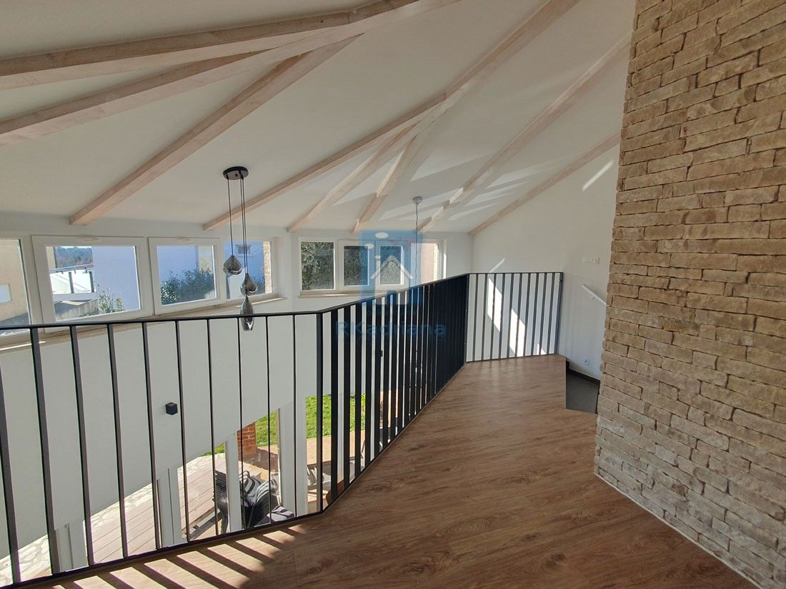 Prodej rodinný dům - 987 66, Zahraničí