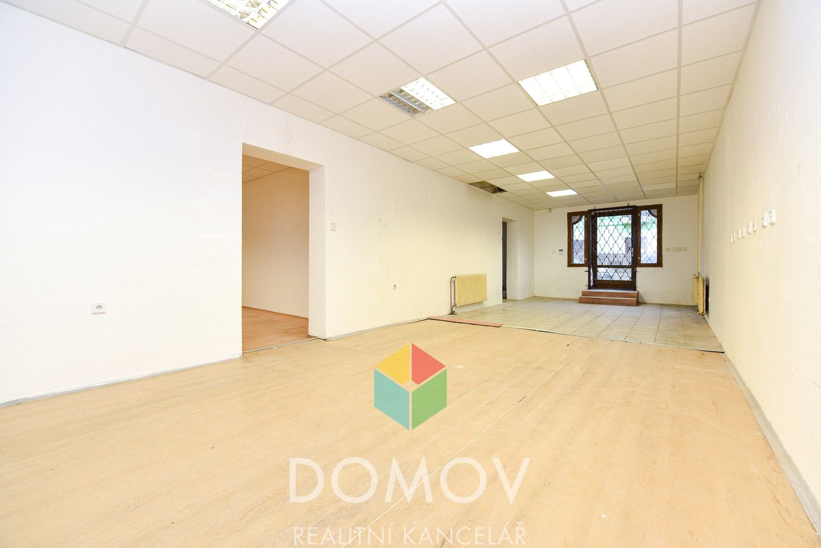 Pronájem obchodní prostory - Slavíkova, Jince, 100 m²