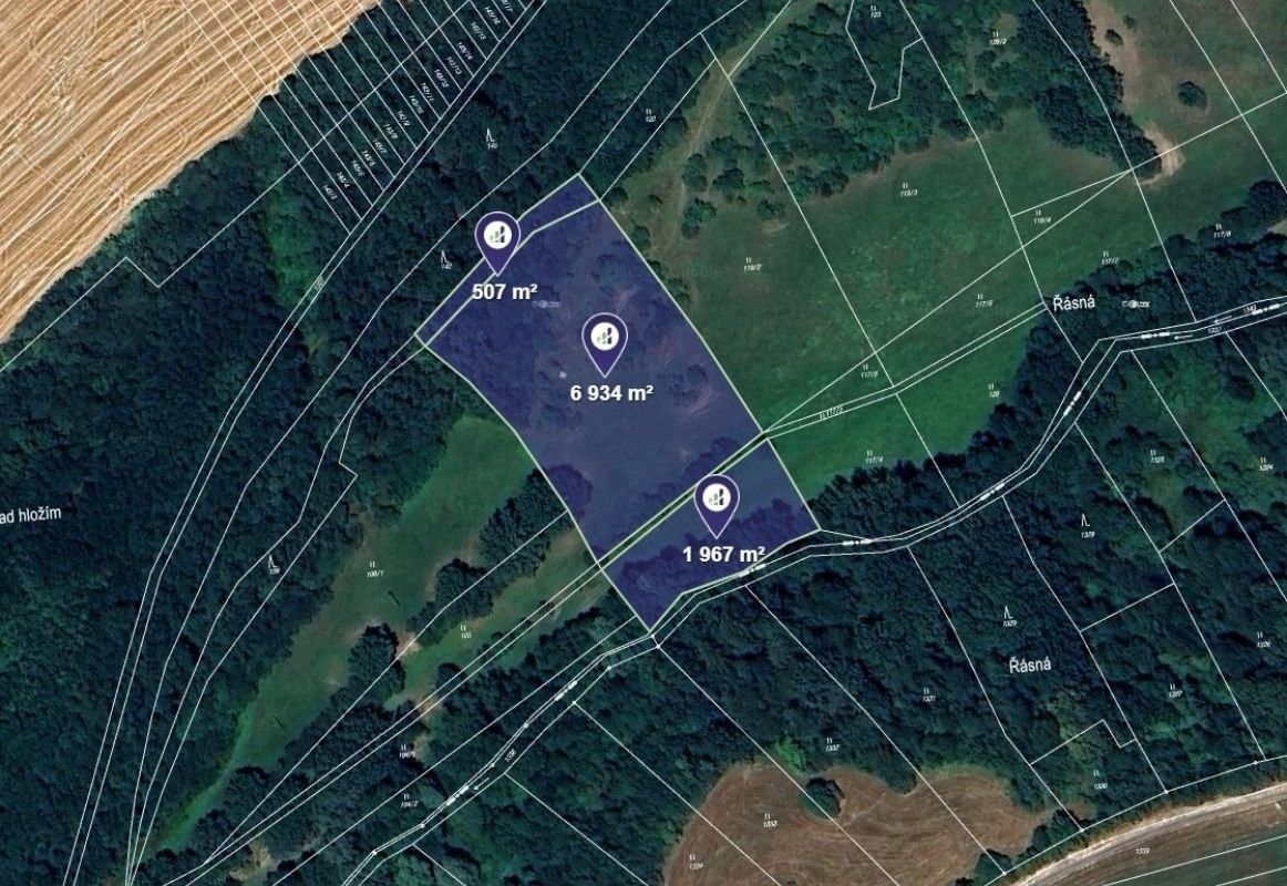 Louka, 2 866 m²