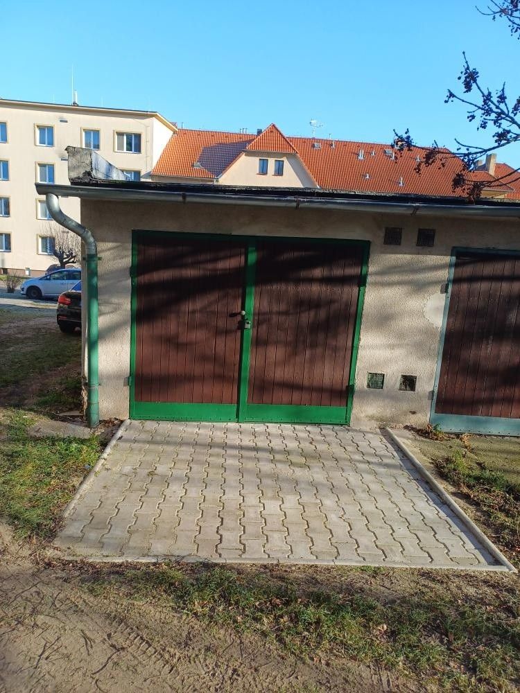 Garáže, Chrudim, 537 03