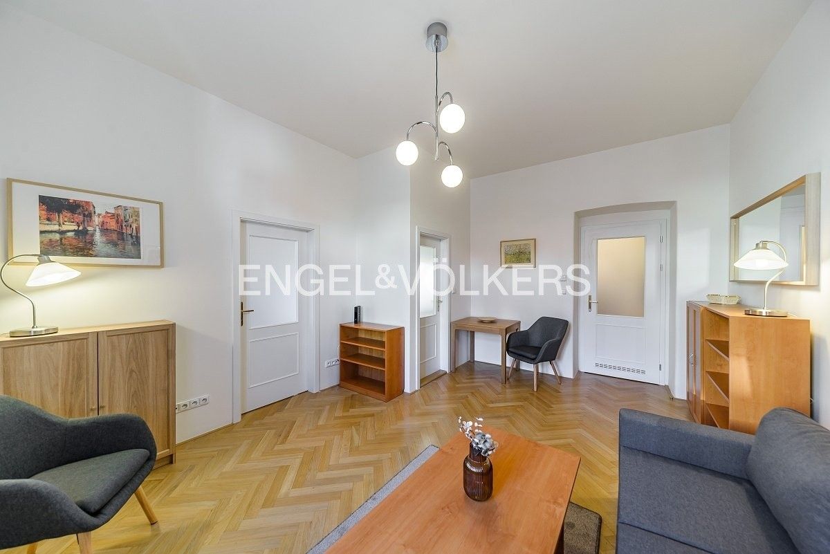 Pronájem byt 2+1 - Krkonošská, Praha, 44 m²