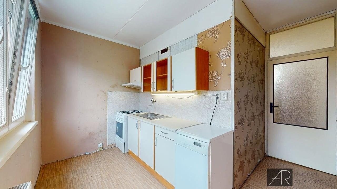 Byt 2+1 · 52 m² · Šatrova 664, Praha Kamýk - 3