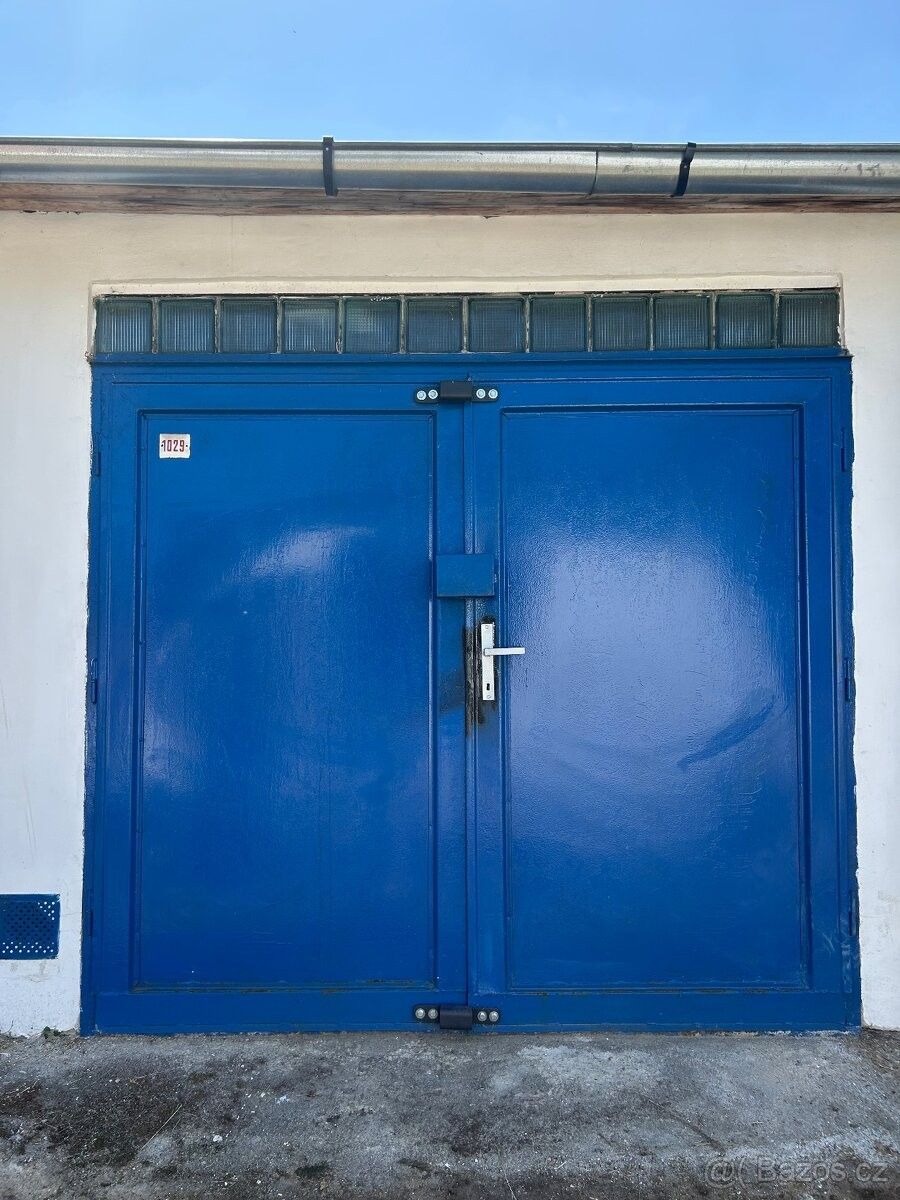 Garáže, Ostrava, 710 00