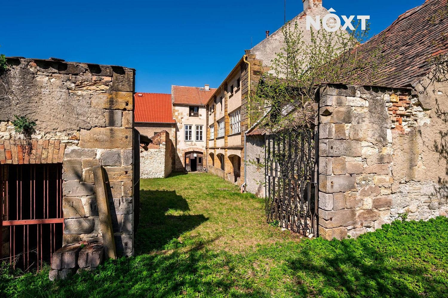 Rodinné domy, Panenský Týnec, okres Louny, 454 m² - 2