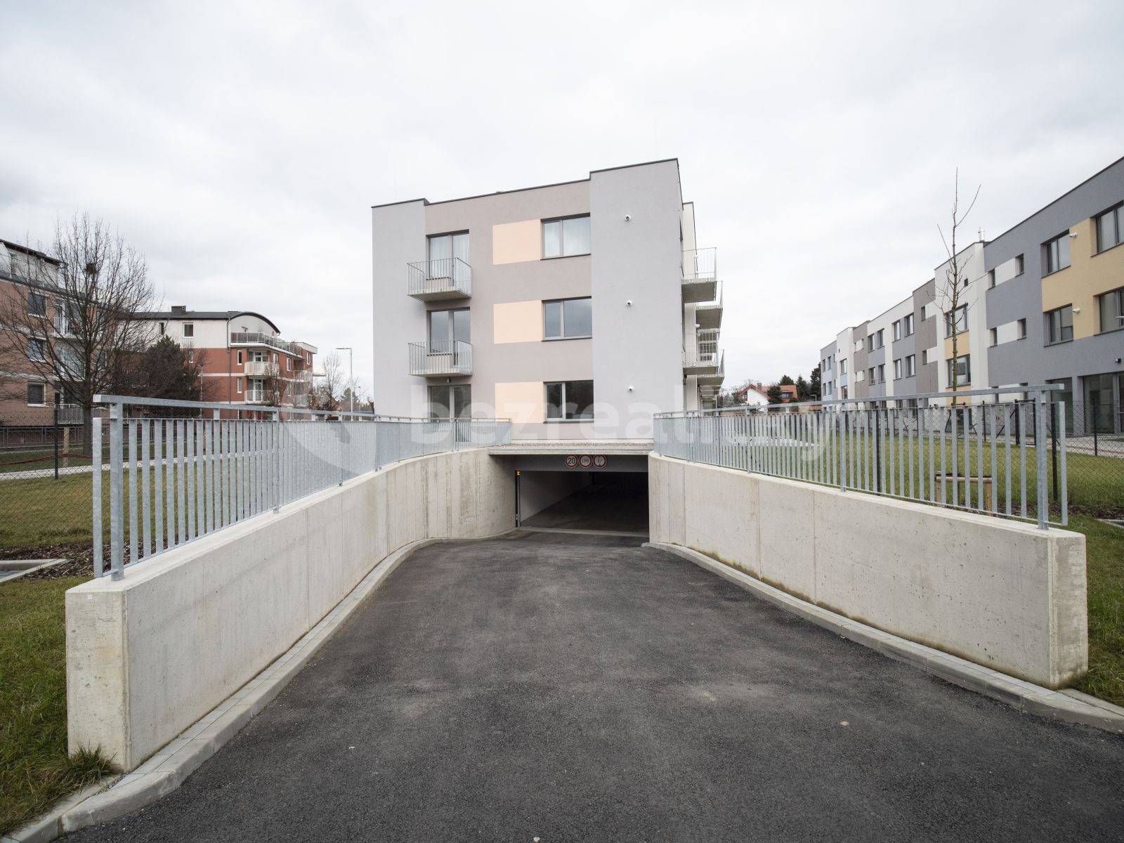 Garáž · 12 m² · Formanská, Praha - Újezd u Průhonic - 3