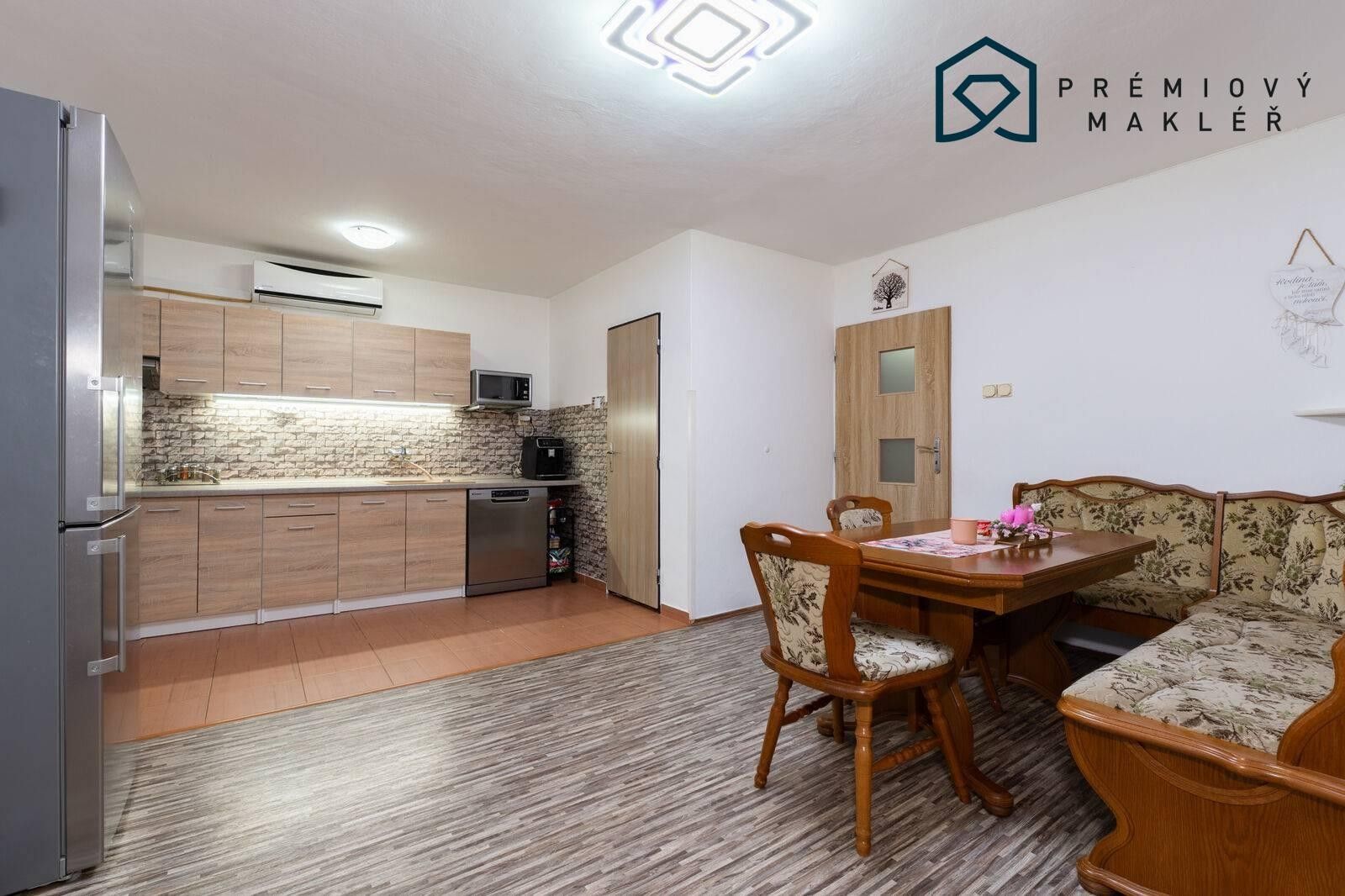 Prodej rodinný dům - Chorušice Velký Újezd, 200 m² - 5