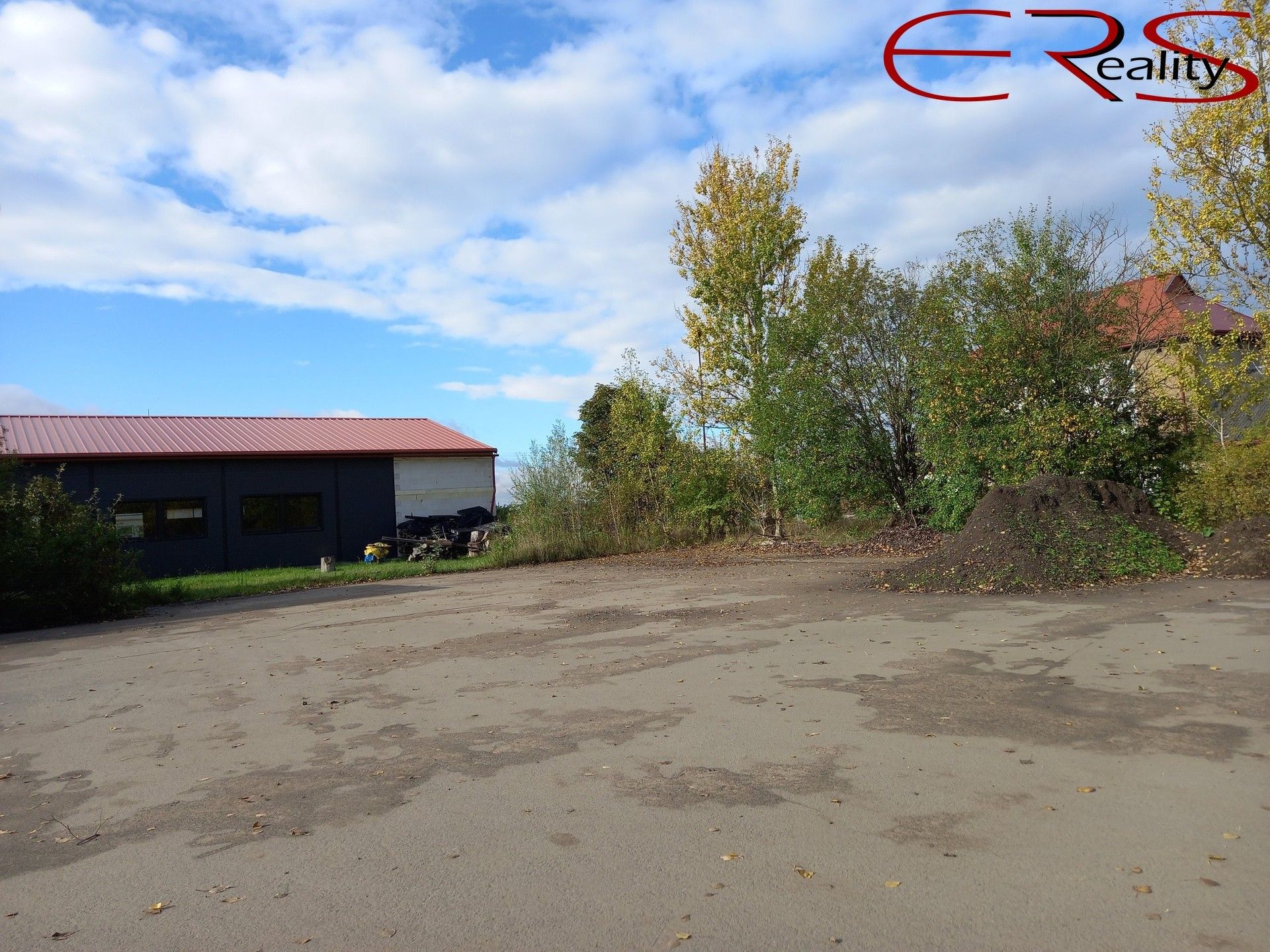 Komerční pozemky, Rožďalovice