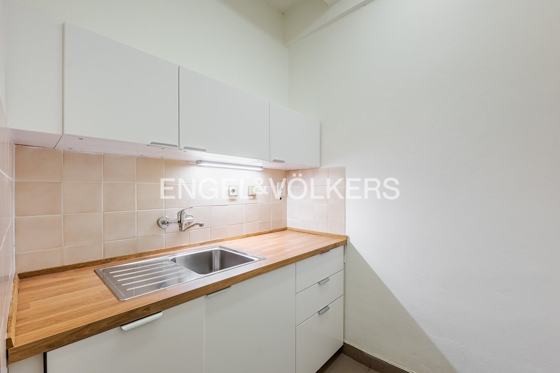 Kancelář · 154 m² · Thámova 181, Praha Karlín - 4
