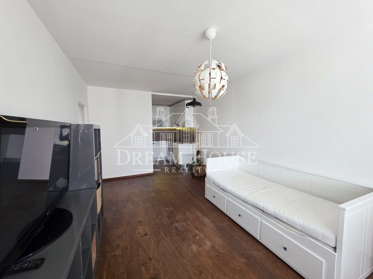 2+kk, Sezemínská, Praha, 43 m² - 2