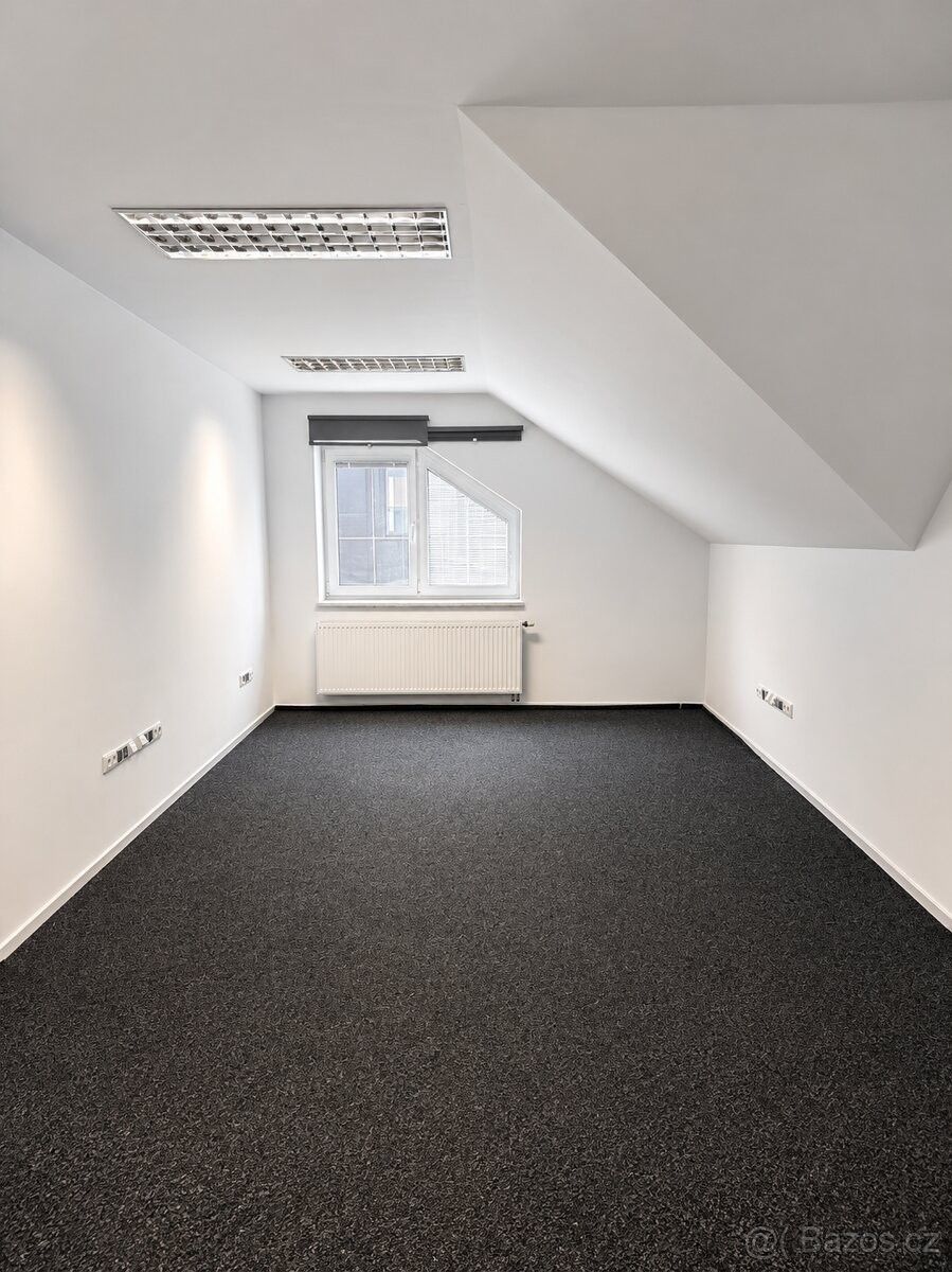 Kanceláře, Rožnov pod Radhoštěm, 756 61 - 1