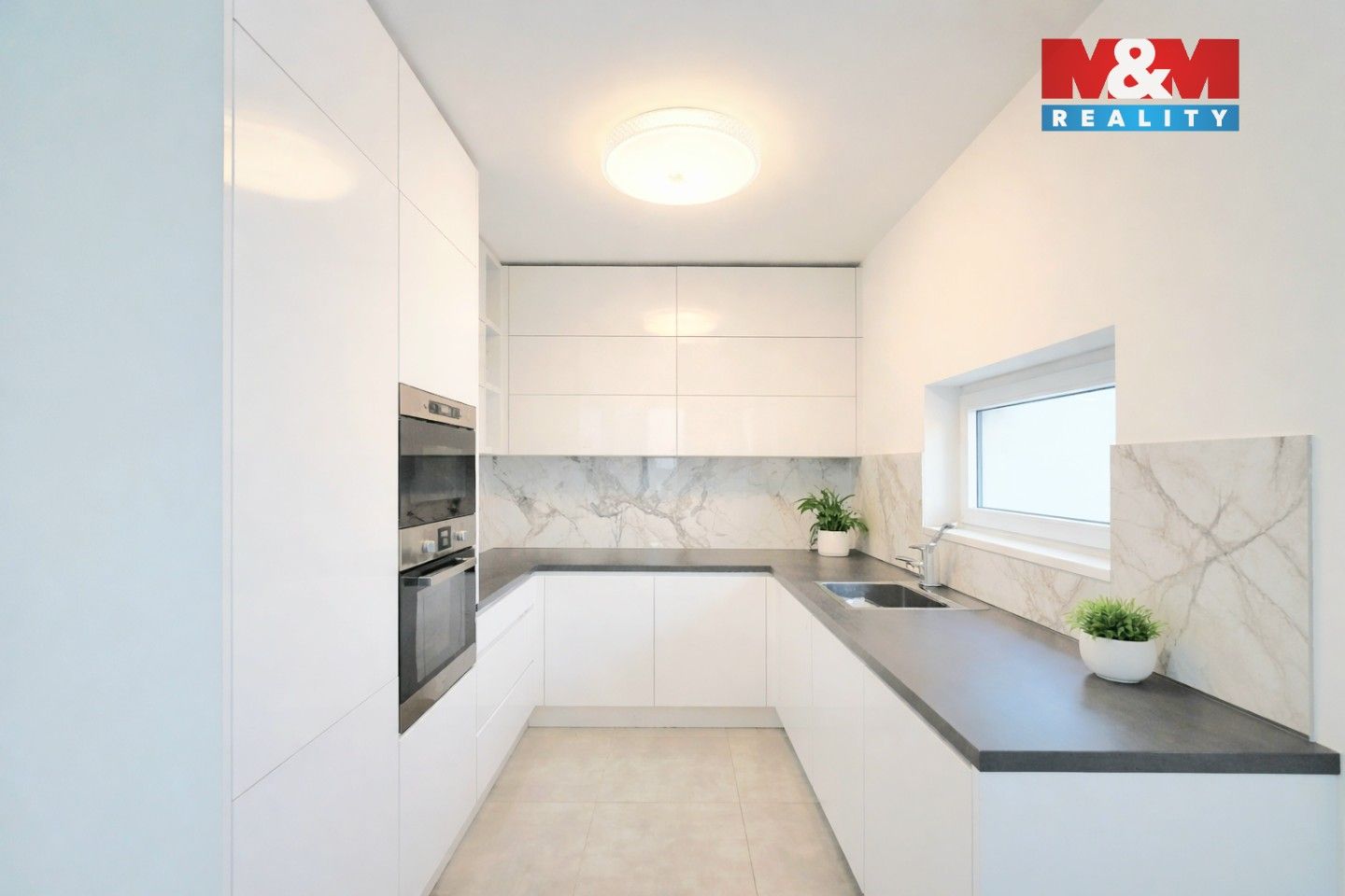 Pronájem byt 2+kk - Makedonská, Praha, 60 m²