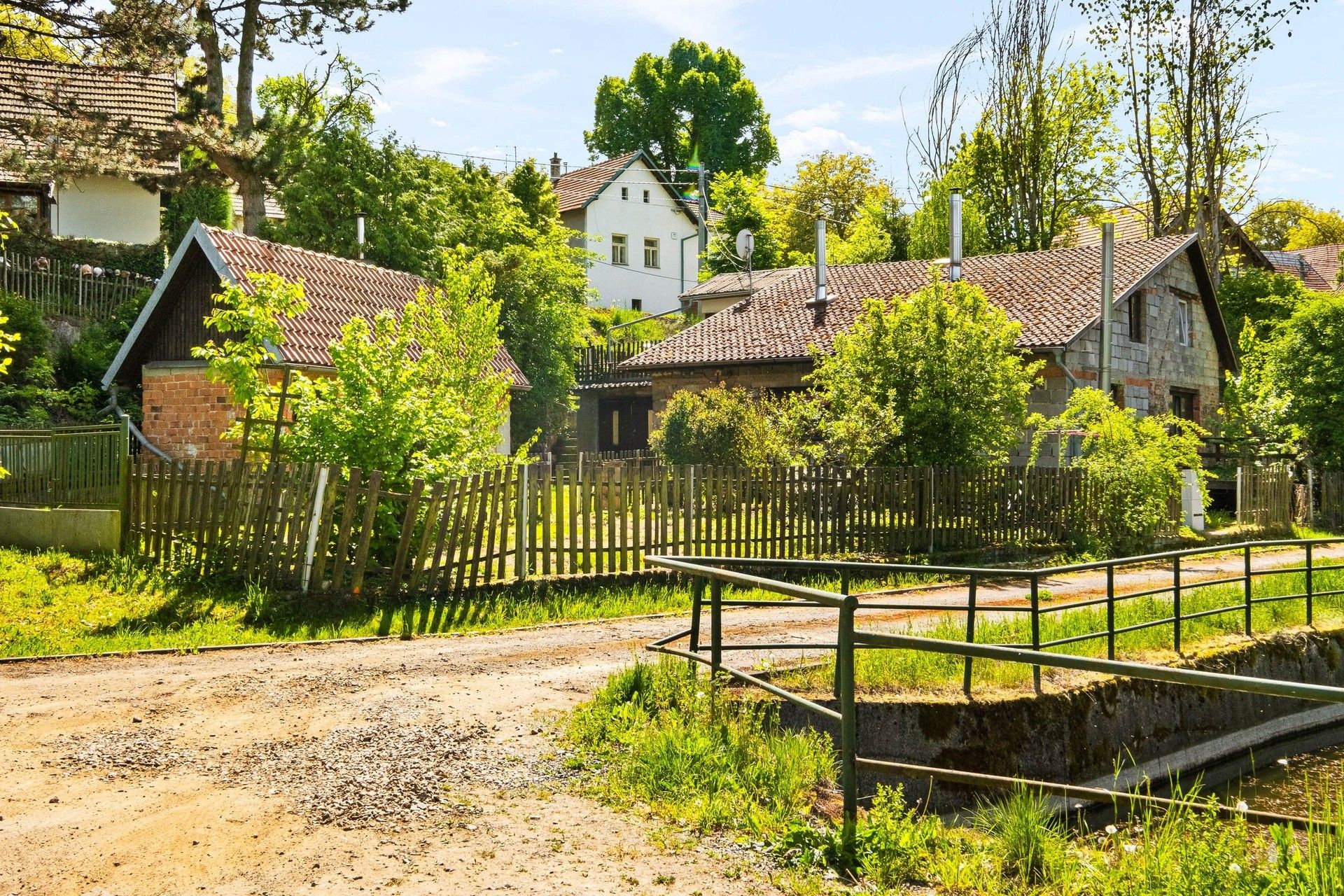 Rodinné domy, Hradové Střimelice, Stříbrná Skalice, 211 m²