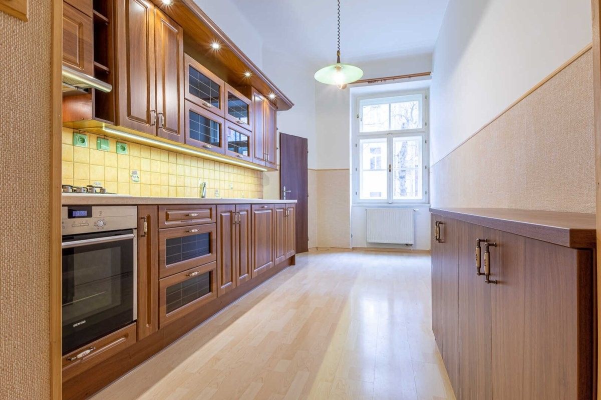 3+1, Janovského, Praha, 92 m²