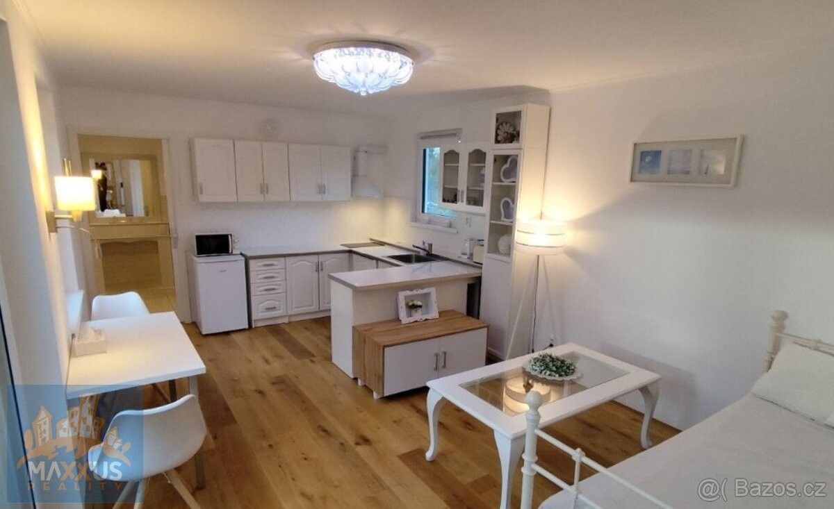 Byty, Kamenice, 251 68