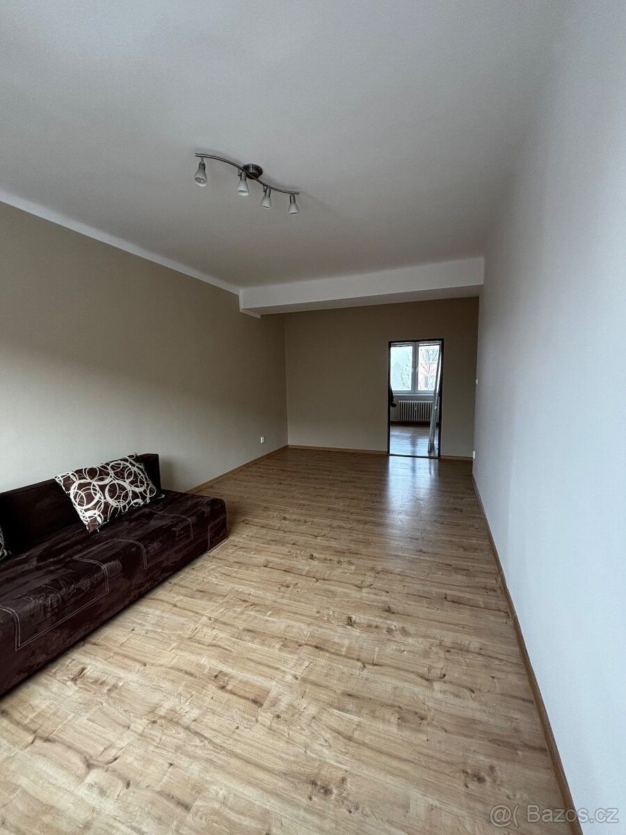 Pronájem byt - Český Těšín, 737 01