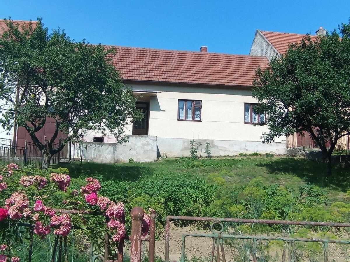 Rodinné domy, Březová u Uherského Brodu, 687 67 - 1