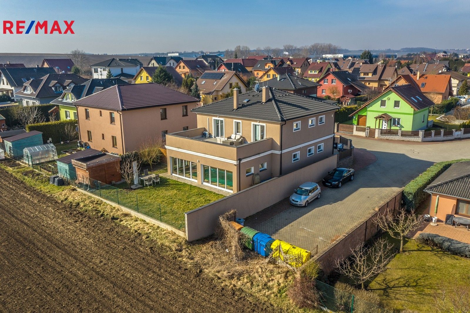 Rodinné domy, Nedvědova, Líbeznice, 320 m²