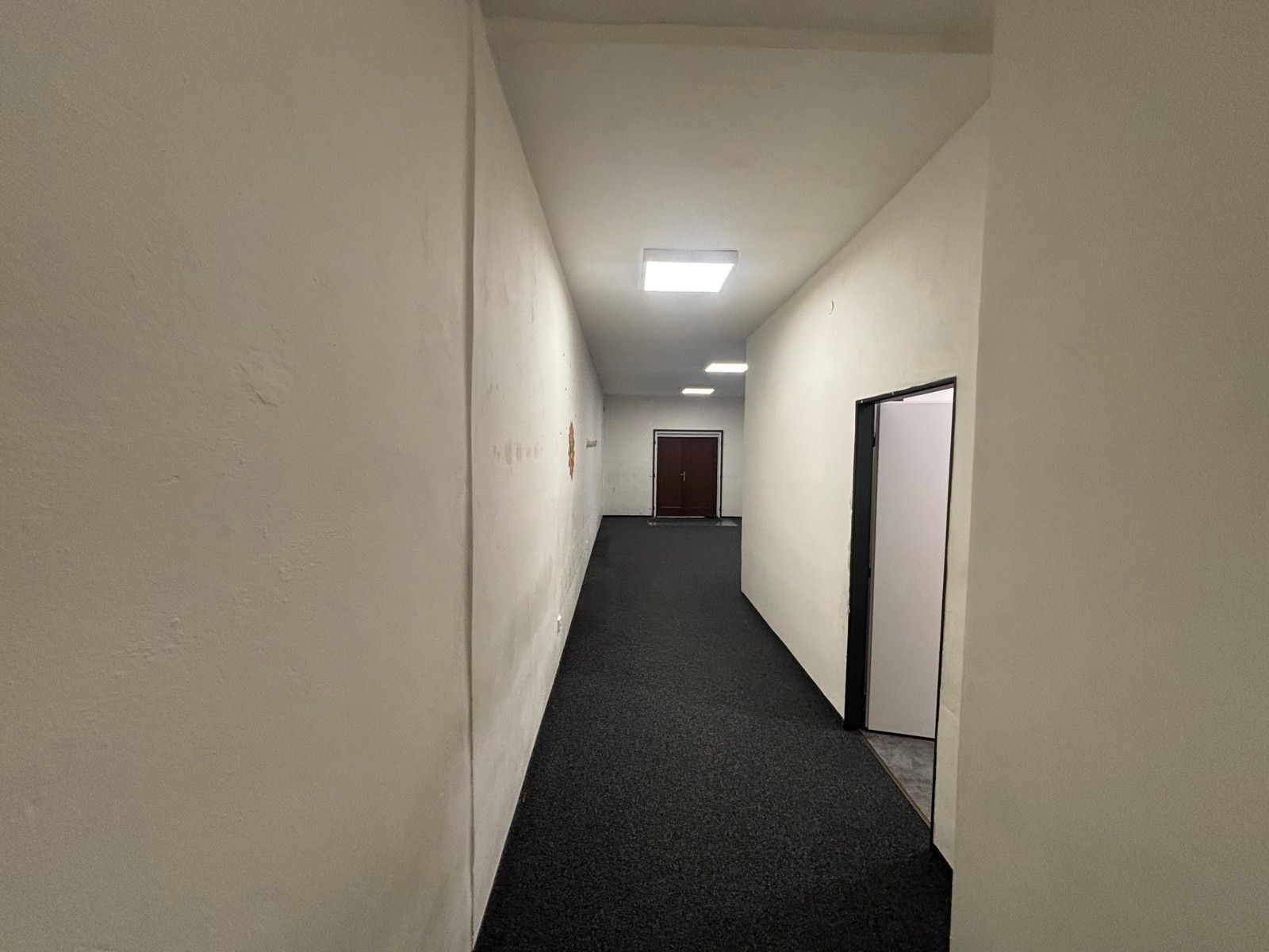 Pronájem kancelář - Přístavní, Praha, 94 m²