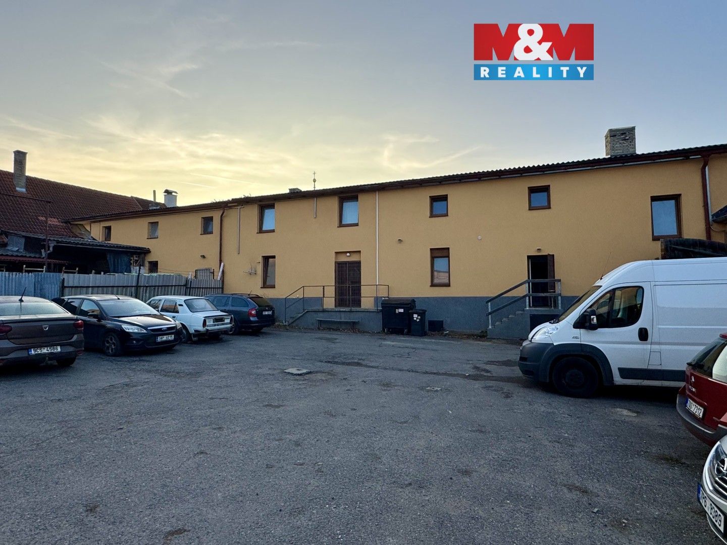 Sklady, Tyršovo náměstí, Hostomice, 220 m²