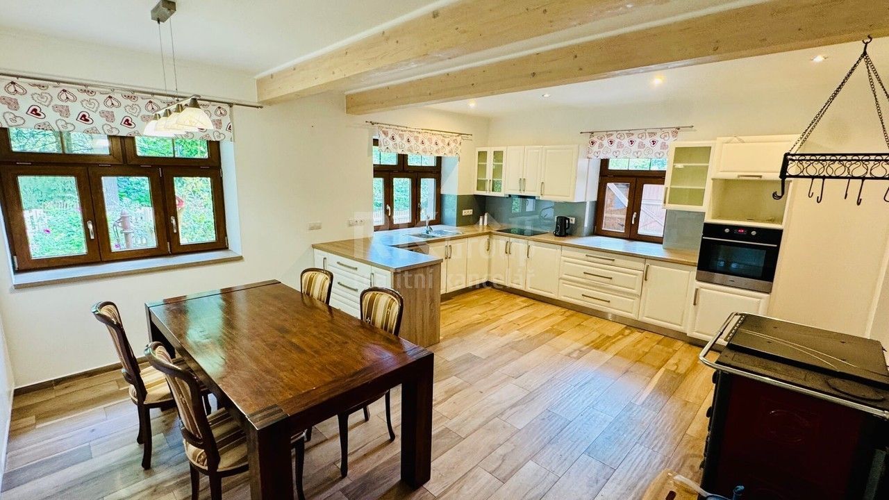 Pronájem rodinný dům - Krásné, Tři Sekery, 200 m² - 5