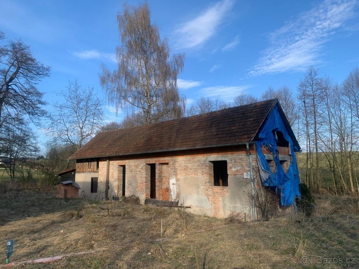 Chata, Pěčín – další