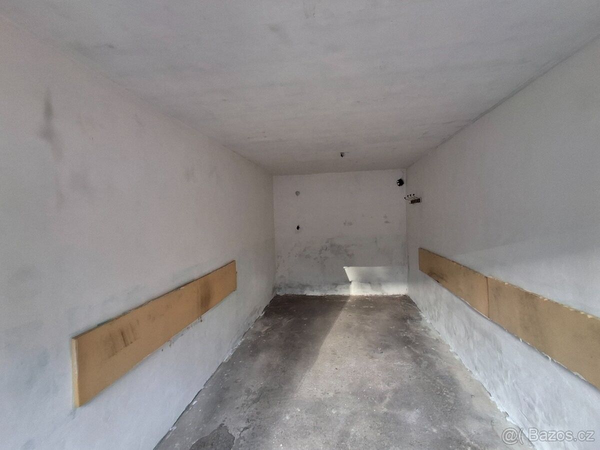 Pronájem garáž - Pardubice, 530 02