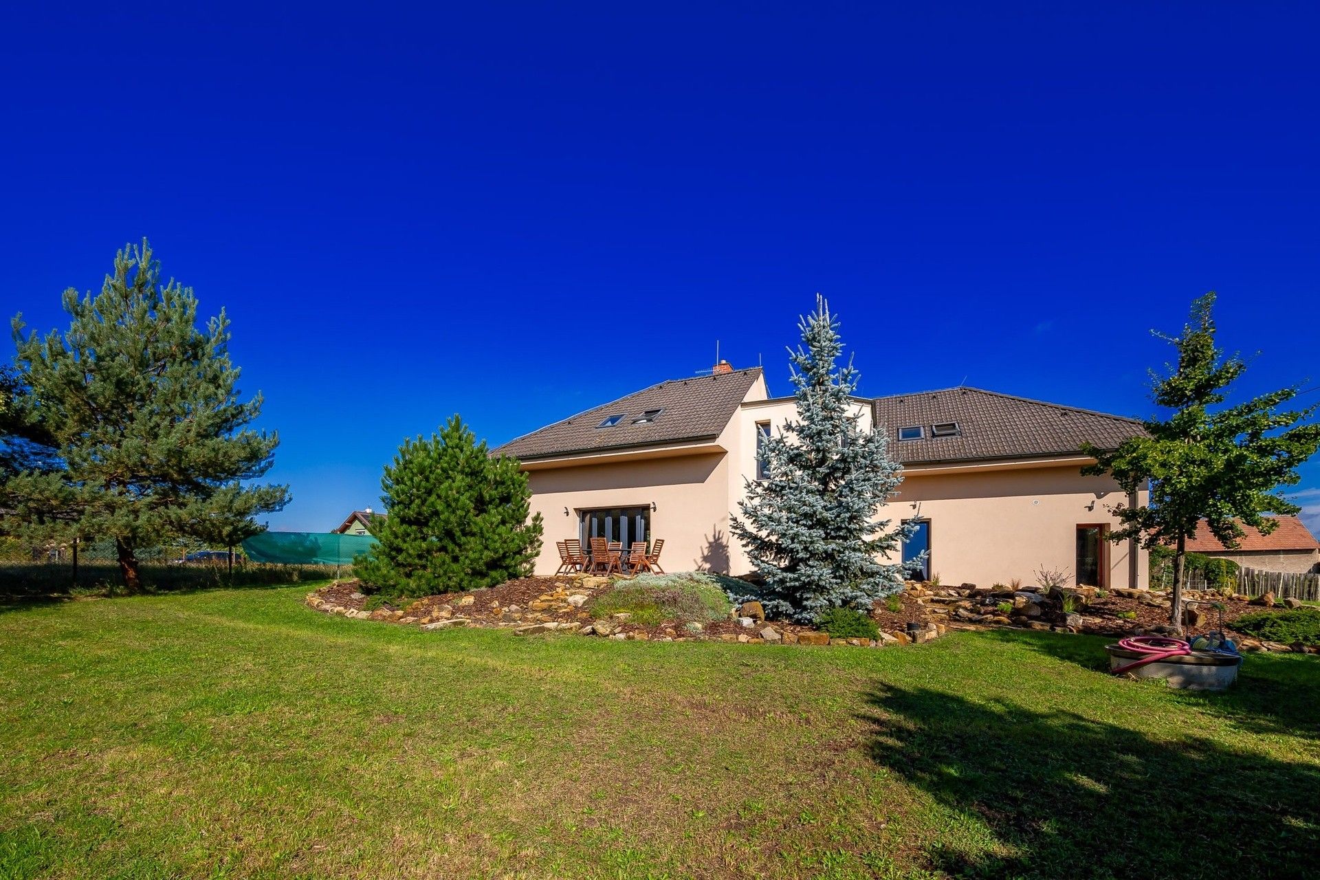 Rodinné domy, Výhledová, Káraný, 241 m²