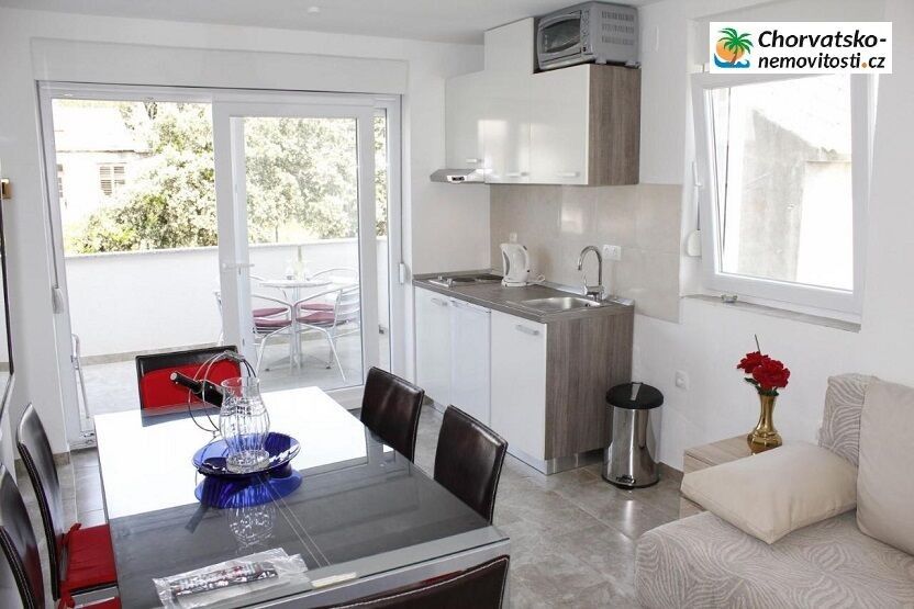 Prodej rodinný dům - 987 66, Zahraničí