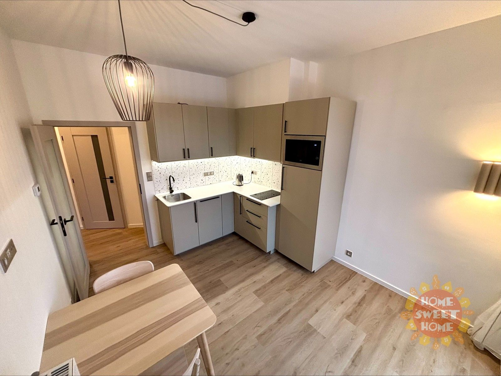 Pronájem byt 2+kk - Národní obrany, Praha, 42 m²