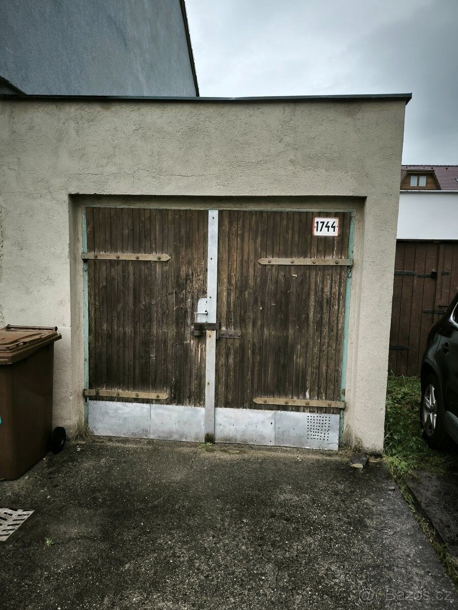 Garáže, Most, 434 01