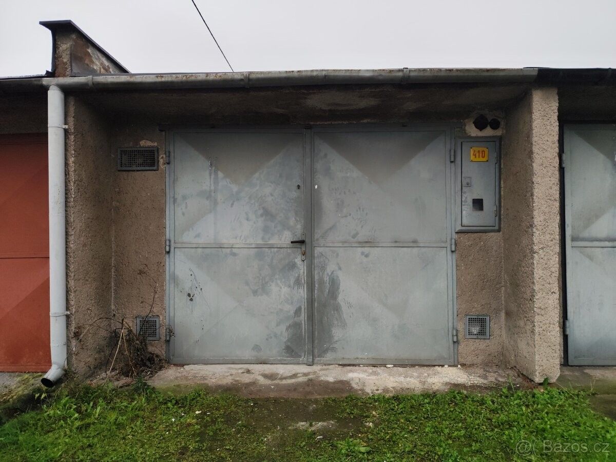 Garáže, Ropice, 739 61