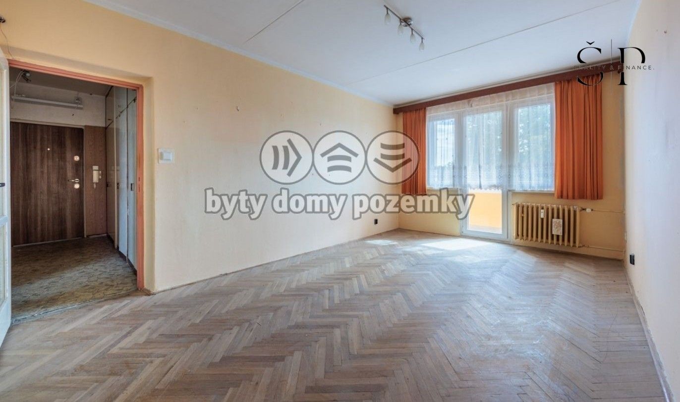 2+1, Krátká, Nová Role, 60 m²