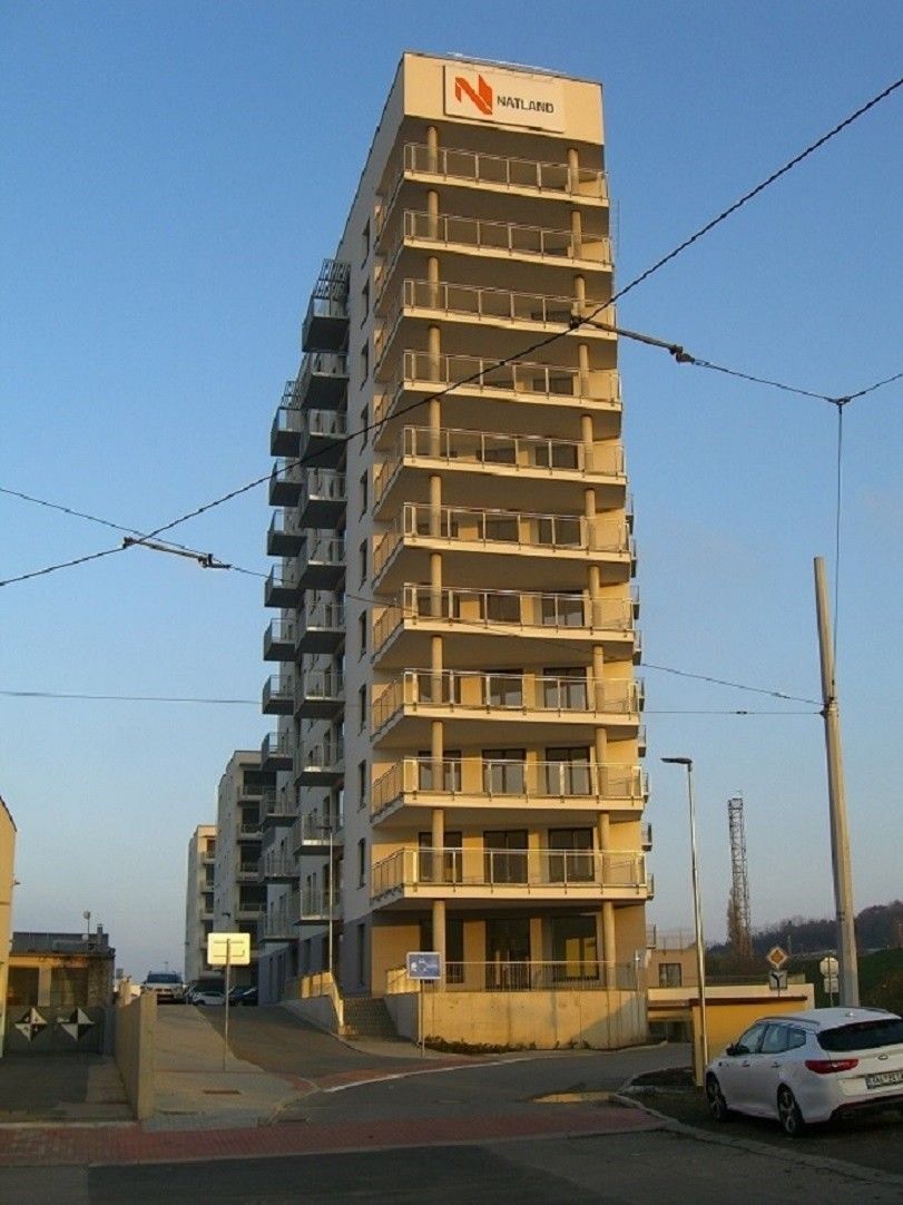 Garáže, Praha, 180 00