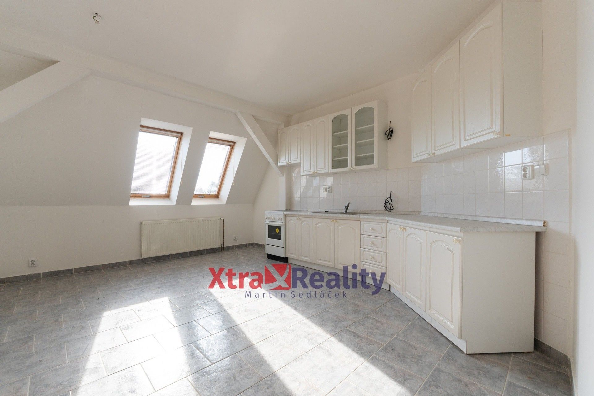 Komerční nemovitost · 2 300 m² · Modlany Drahkov - 4