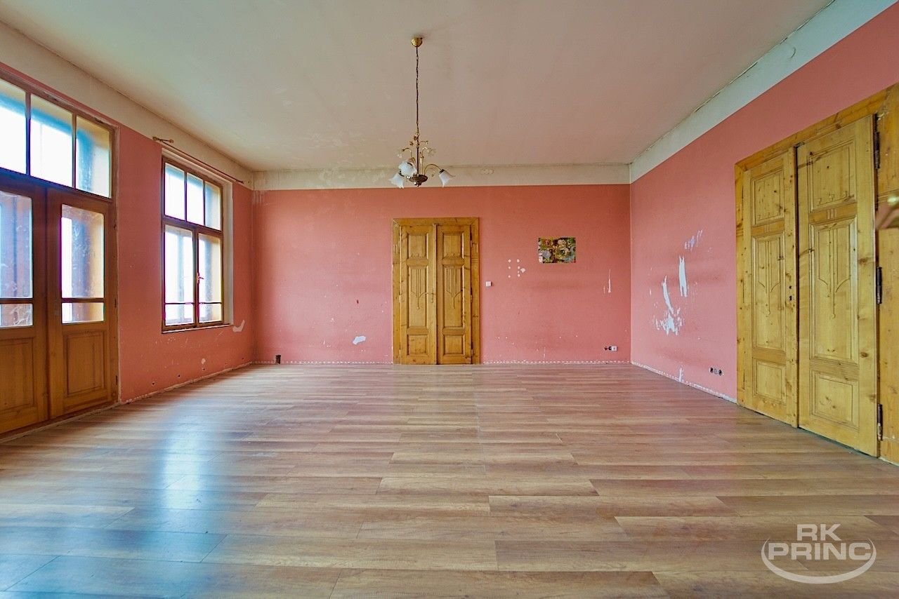 Rodinný dům · 657 m² · Hlavní, Hrobce - 4