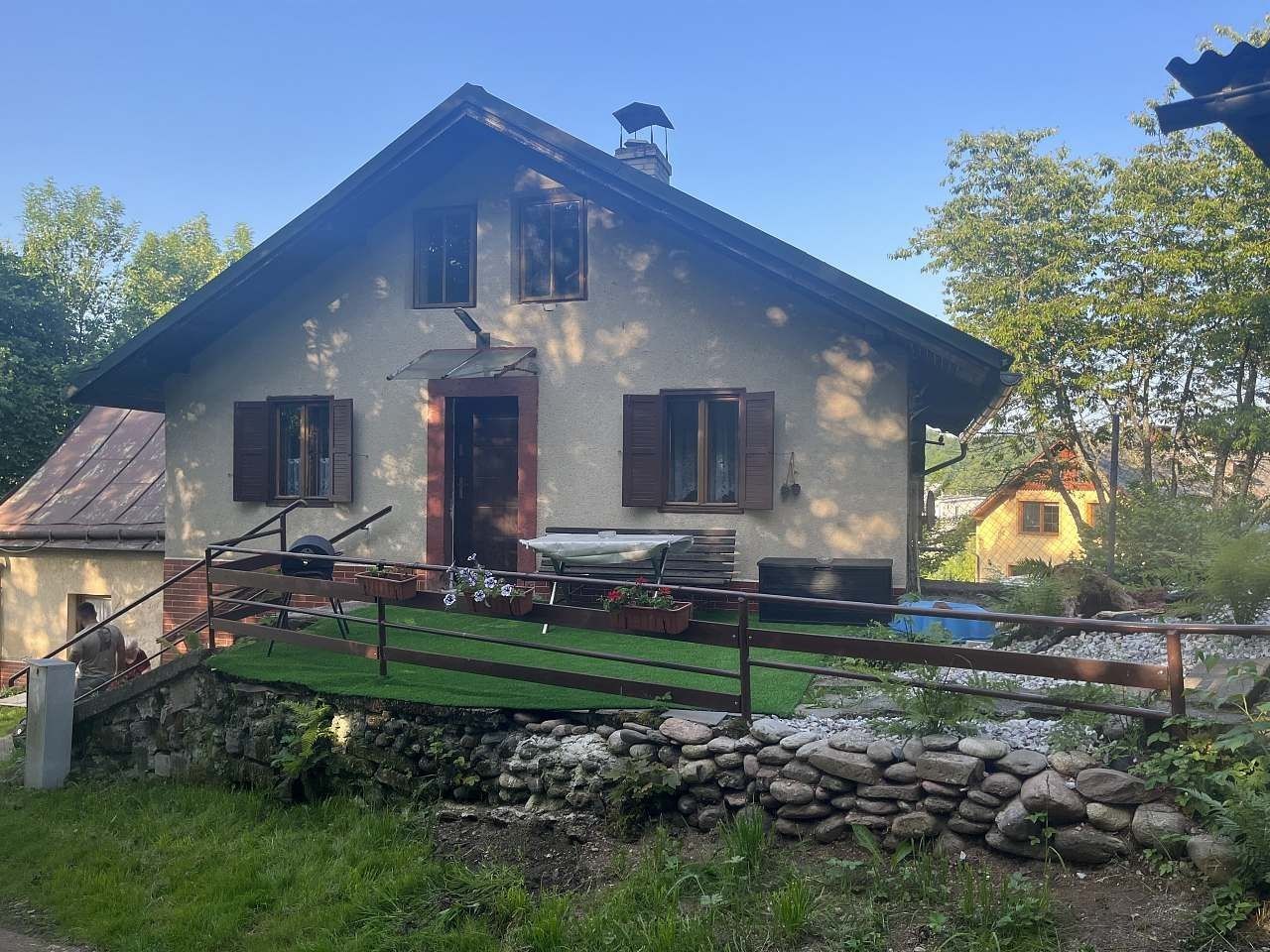 Chaty, Mladé Buky - Kalná Voda, Královéhradecký kraj