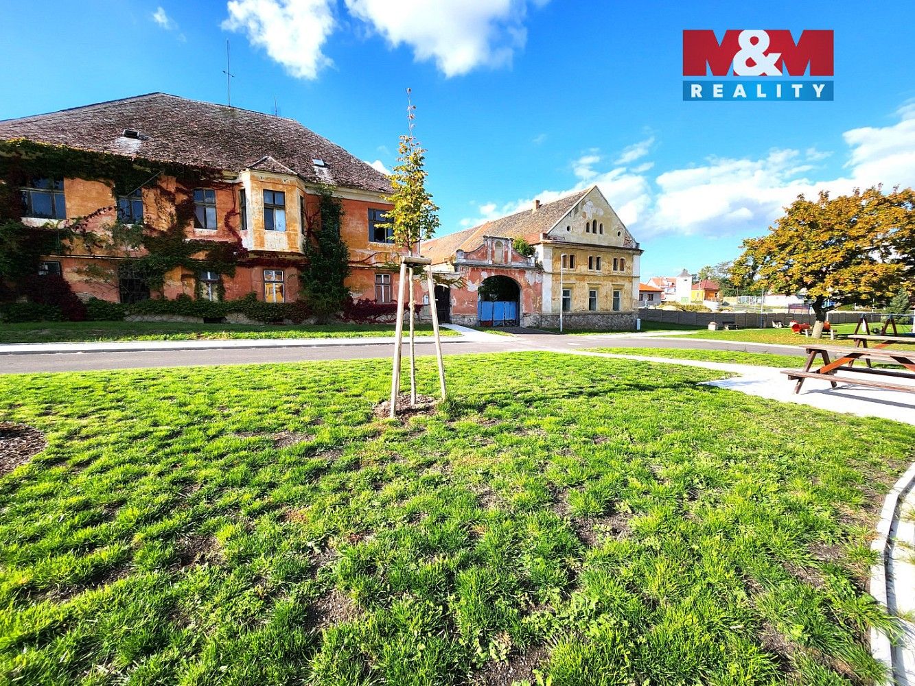 Prodej rodinný dům - Dlouhá, Břvany, okres Louny, 480 m² - 2