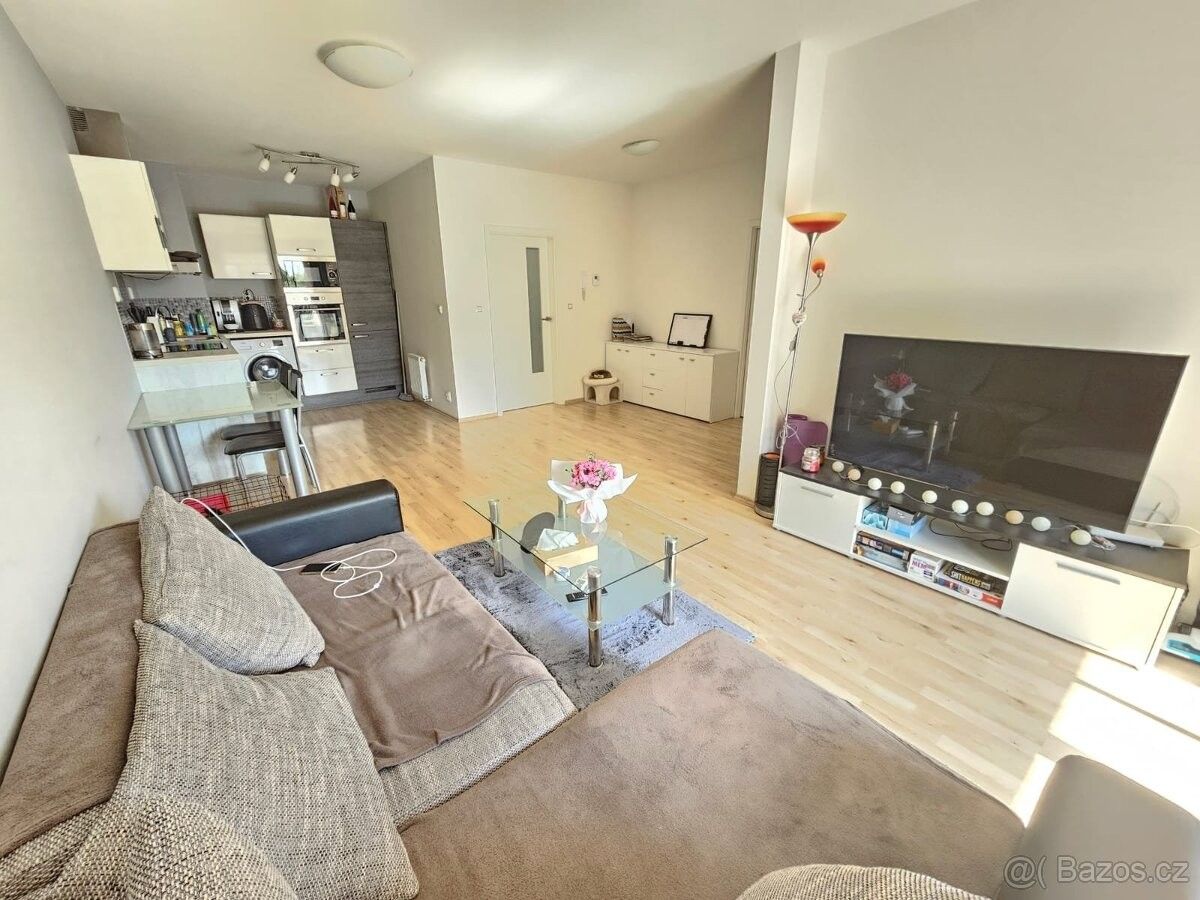 Pronájem byt - Brno, 627 00