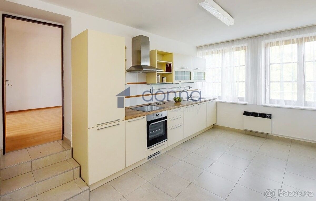 Pronájem rodinný dům - Praha, 142 00